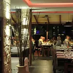 Hill View Apartahotel