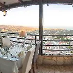 Aparthotel Hill View