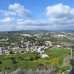 Hill View 4*
