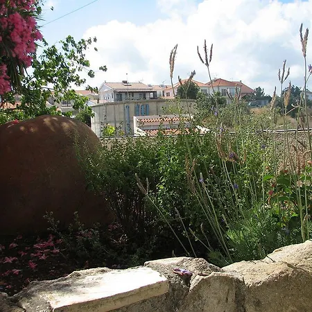 Апарт-отель Hill View 4*