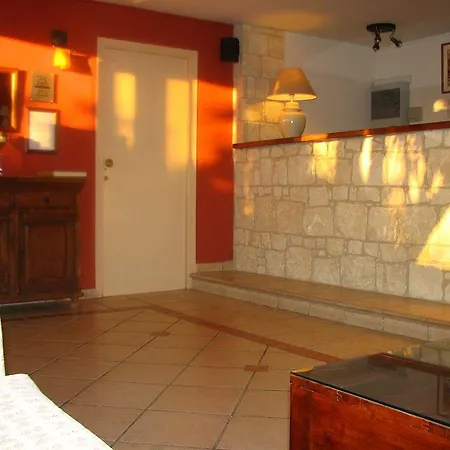 Hill View Aparthotel