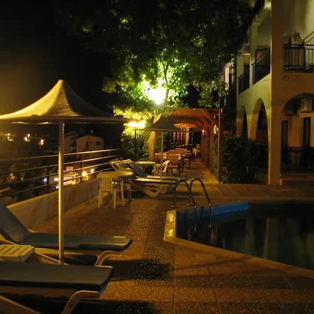 Hill View Aparthotel 3*