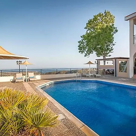 Hill View Aparthotel 4*