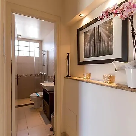 Hill View Aparthotel 4*
