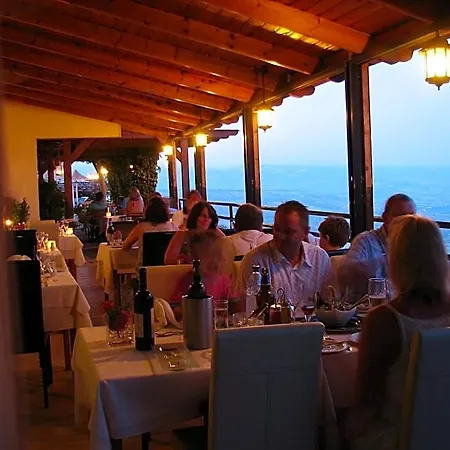 Hill View Апарт-отель 4*