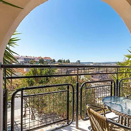 Апарт-отель Hill View 4*