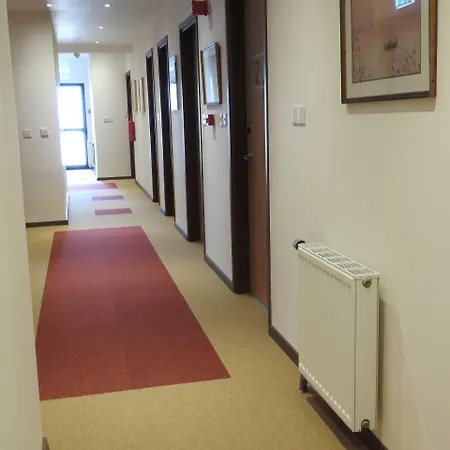 Hill View Aparthotel 3*