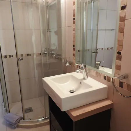 Hill View Hotel apartamentowy 4*