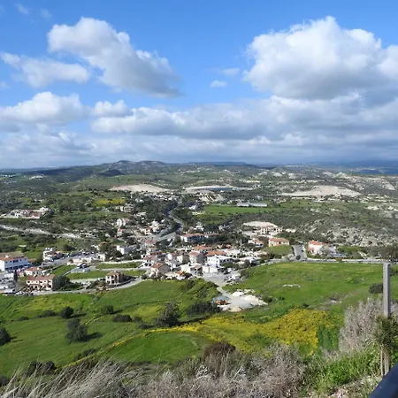 Hill View 3*