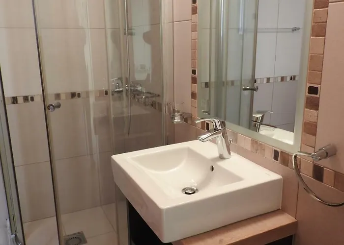 Hill View Ξενοδοχείο με διαμερίσματα 4*