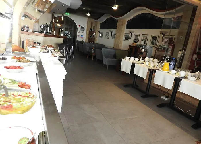 Hill View Ξενοδοχείο με διαμερίσματα 4*